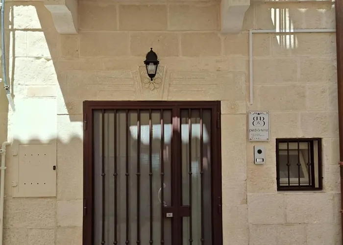 Pied-A-Terre 13