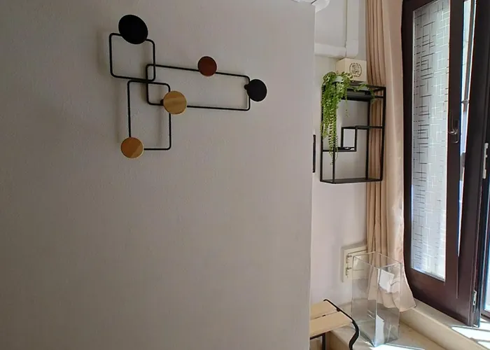 Pied-A-Terre 13